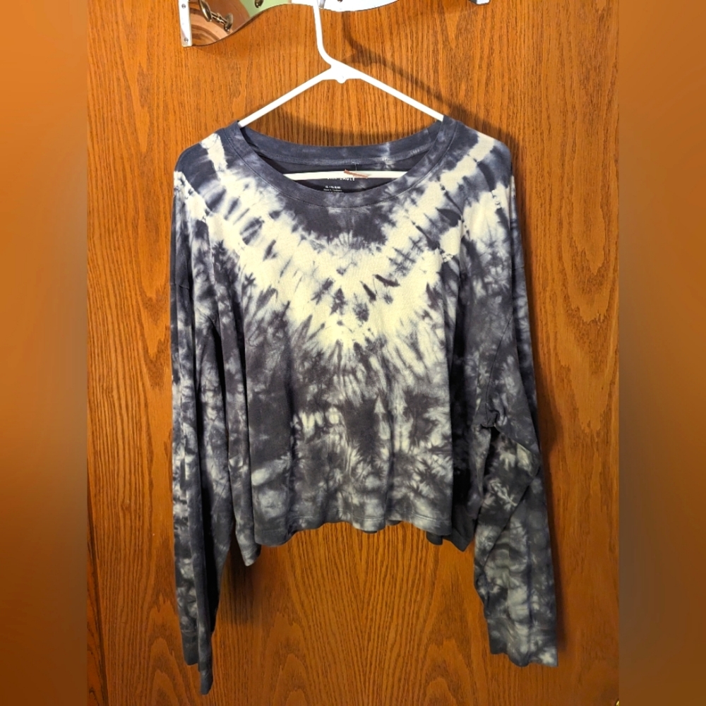 American Eagle Grey Tie Dyed Crop T-shirt